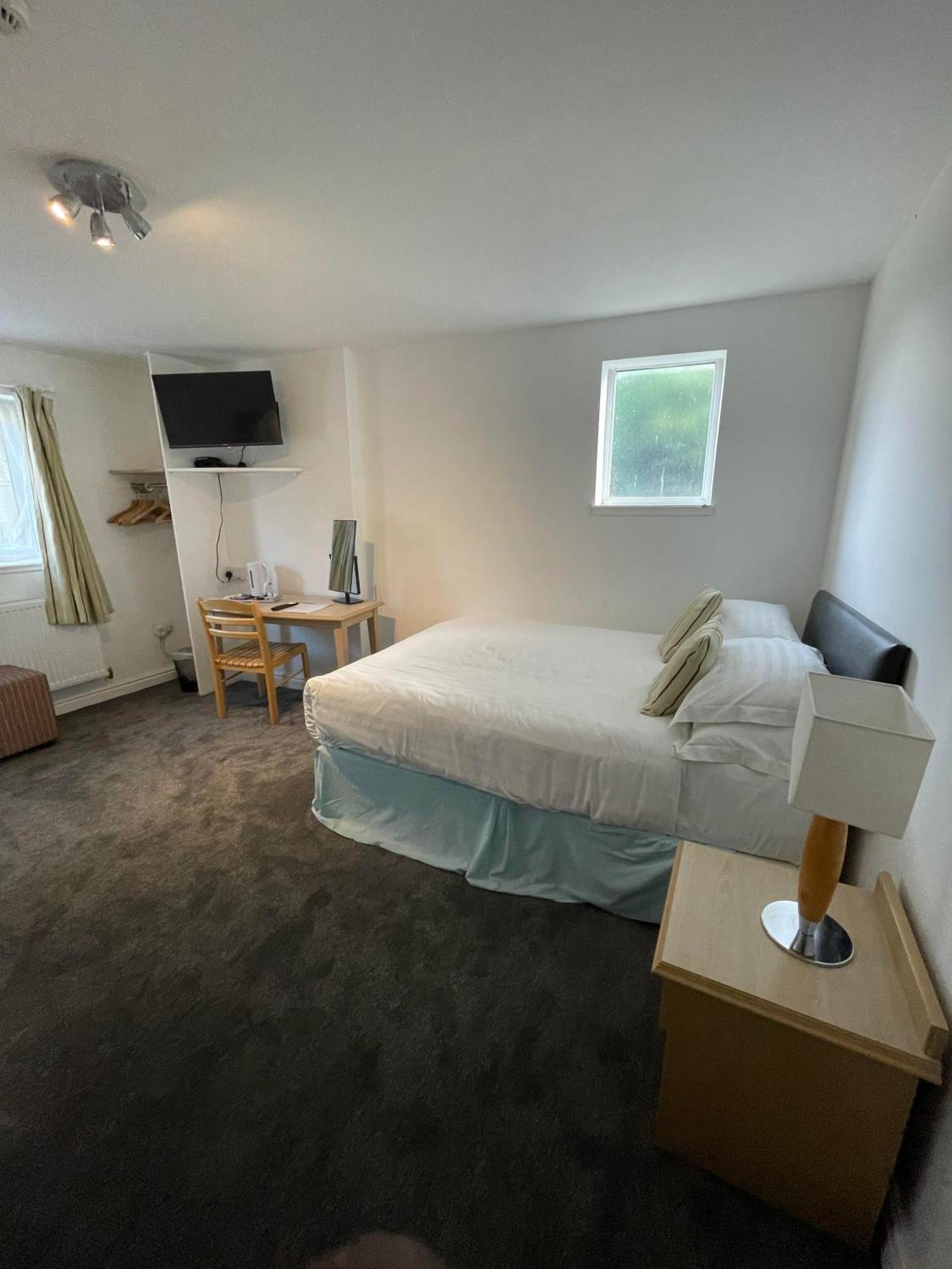 The Manor Guest House Cheadle  Buitenkant foto