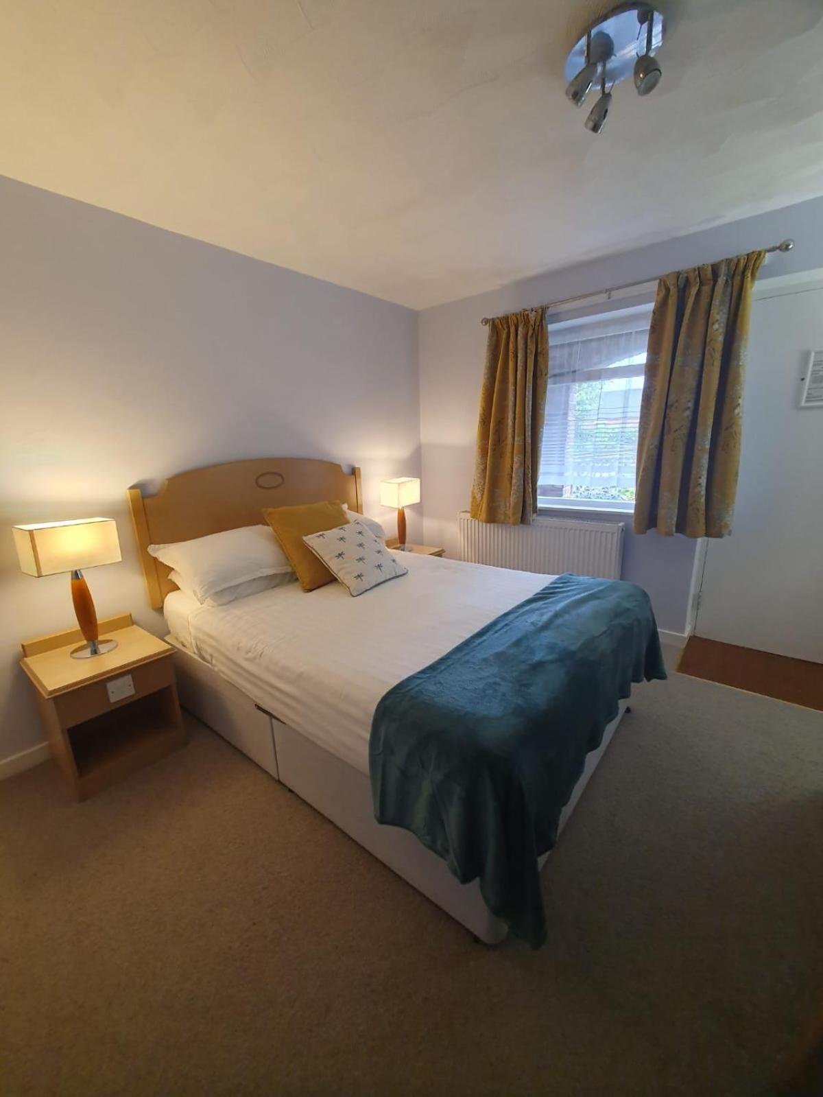 The Manor Guest House Cheadle  Buitenkant foto