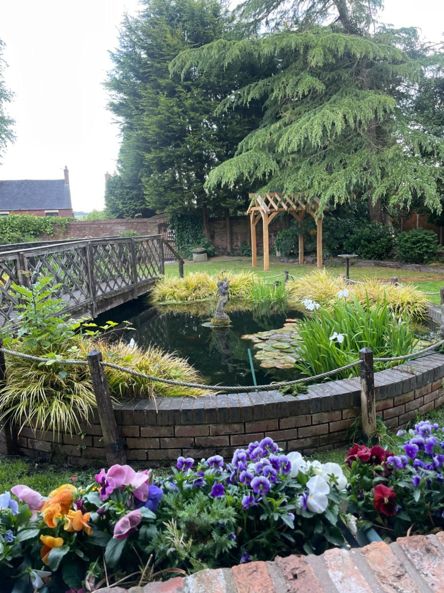 The Manor Guest House Cheadle  Buitenkant foto